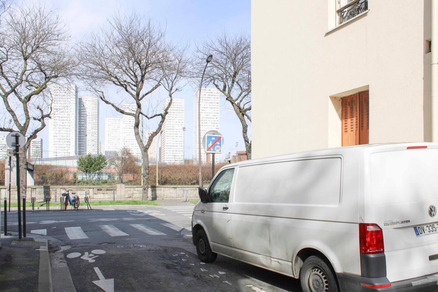 Cosy Proche Metro Apartment *